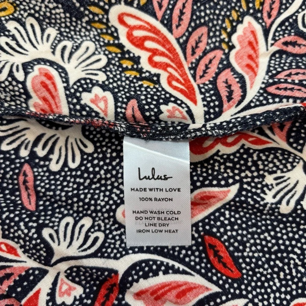 Lulus Dondi Boho Beach Navy White leaf Print V-Neck lagenlook Whimsical Romper L